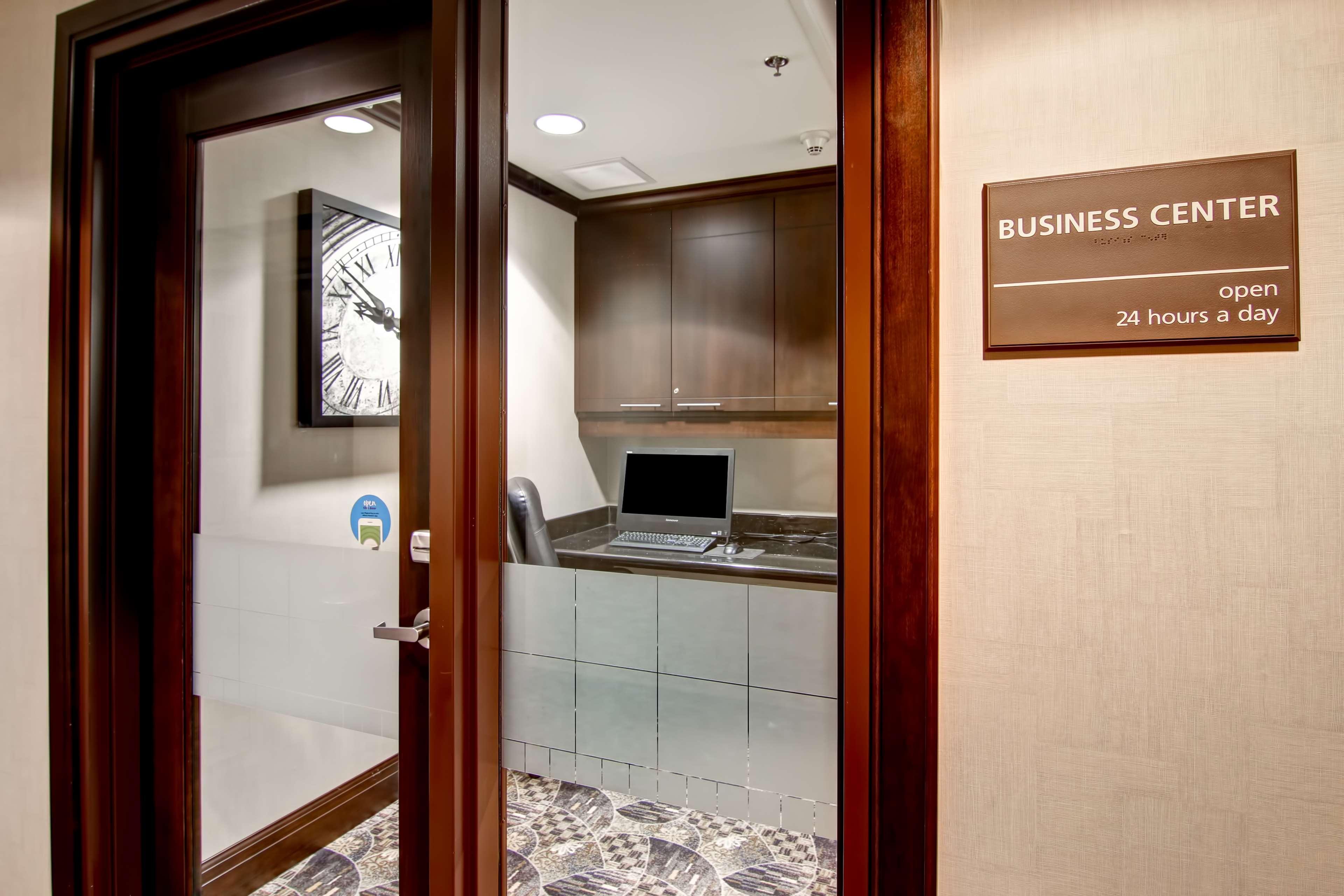 Hampton Inn By Hilton Toronto Airport Corporate Centre Экстерьер фото