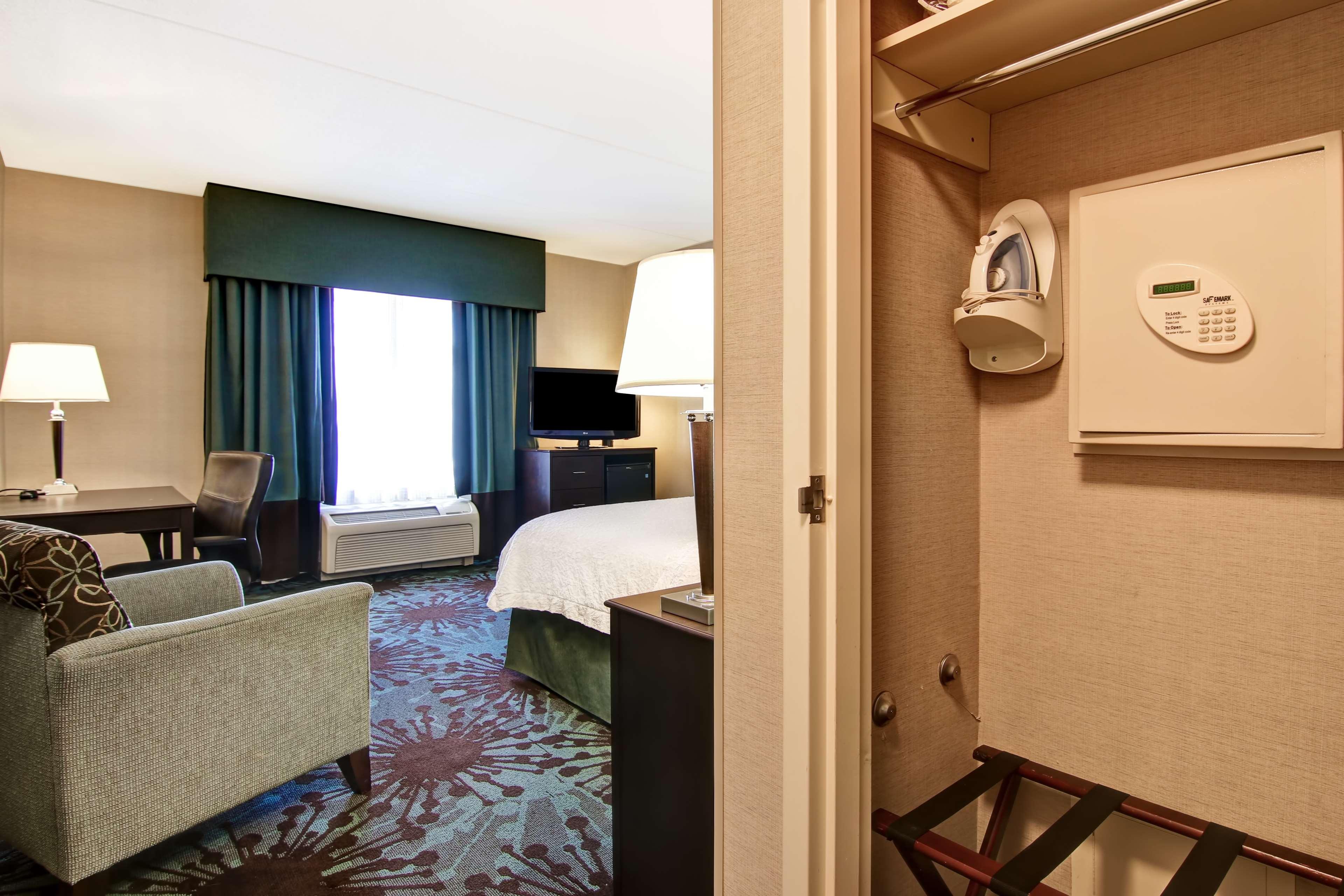 Hampton Inn By Hilton Toronto Airport Corporate Centre Экстерьер фото